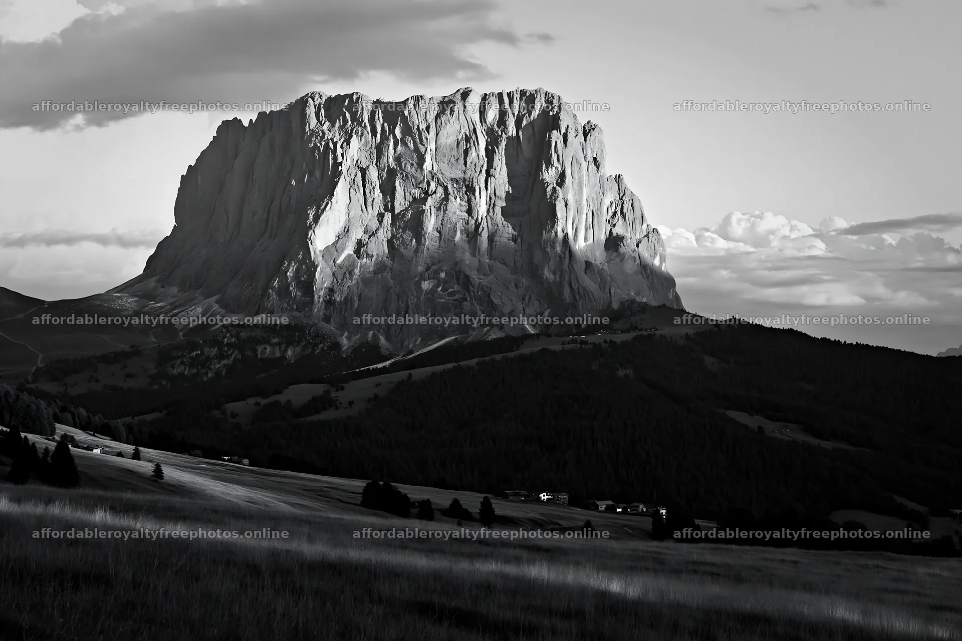 Sunbeams over Alpe di Siusi meadow with mountain view – royalty-free photos 9722x6480