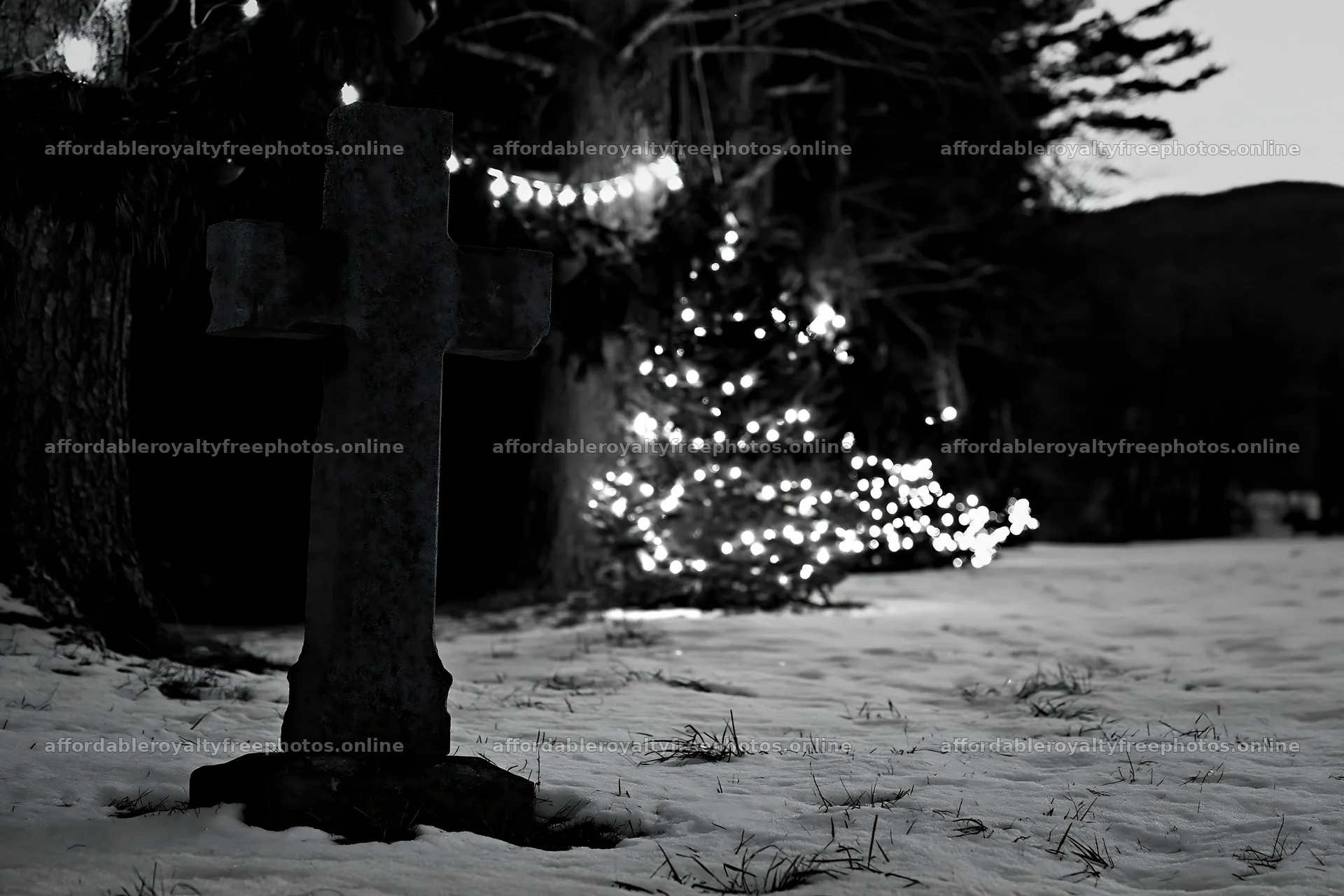Weathered Christian cross in snowy meadow with lights – royalty-free photos 9722x6480