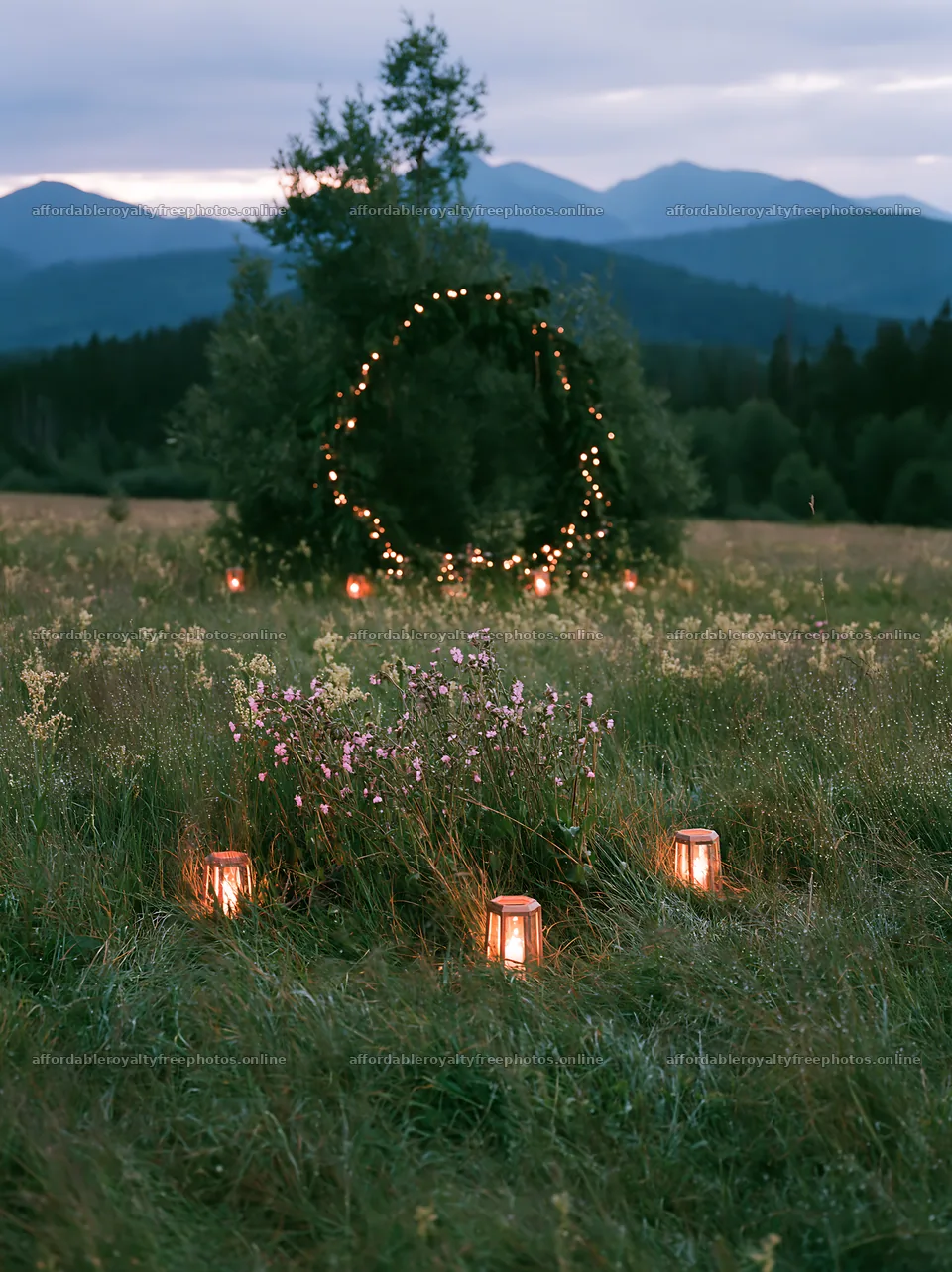 Christmas meadow wreath in Tatra Mountains with lanterns – royalty-free photos 6866x9174